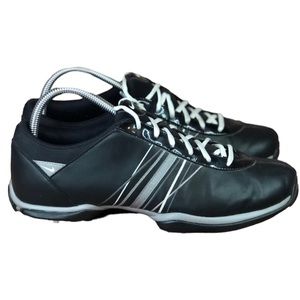 Nike Delight black golf shoes with plastic spikes